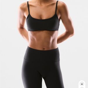 TNA GOLDEN BUTTER ESSENTIAL SPORTS BRA
